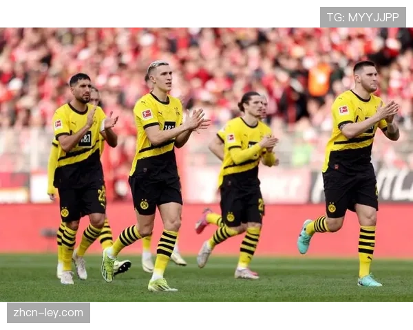 安东伤愈复出表现稳健，多特蒙德后防得到强化