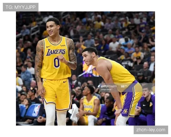 响尾蛇队上演本季首次“背靠背靠背”本垒打